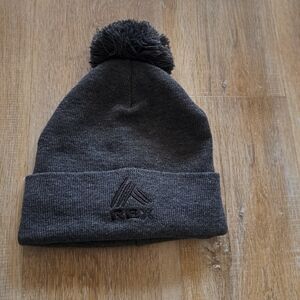 RBX Gray Black Logo Knit Beanie Hat Pom Insulated One Size